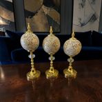 Golden Mosaic Küre Dekoratif Obje Seti – Altın Detaylı Lüks Modern 3’lü Masa Üstü Ev Dekor