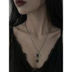 Gotik Kanatlı Kalp Figürlü Siyah Taşlı Metal Zincir Kolye Unisex