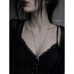 Gotik Kedi Figürlü Mor Kalp Detaylı Metal Kolye Unisex
