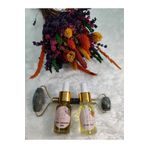 Gül Uzmanı Cilt Bakım Seti (Üzüm Çekirdeği Yağı(10ML) - Jojoba Yağı(10ML) - Yeşim Taşı Yüz Masaj Aleti)