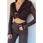 Gülseli Kadın Omuz Vatkalı Ön Tokalı Crop Top Bluz P-00020141 - Kahverengi