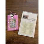 Gülümse Gel 1 Paket Kuromi Çocuk Takma Tırnak ve 1 Kart Makyaj Yüz Taşı Inci Sticker Set Hello Kitty My Melody - Beyaz