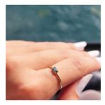 Gümüş Yüzük - 0.30Karat Oval Swarovski Zümrüt Yeşili 925 Ayar Gümüş Yüzük-Tektaş Minimal Gümüş Yüzük
