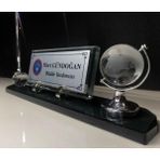 Gündoğan Kristal Cam Masa Seti 28x6 cm Füme Renk İsimlik ve Kalem Hediye Seti - Gri
