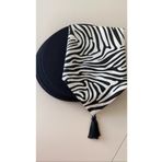 HALFART Zebra Desenli Duck Keten Runner ve 6 Adet Siyah Keten Supla Seti