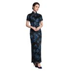 HangErFeng İpek Cheongsam Mavi Zambak Çiçek Baskı Hua Luo Xiangyunsha Geleneksel Qipao Elbise 5002, Gece yarısı Siyah ve Safir Çiçekli, M