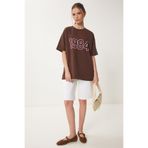 Happiness İstanbul Kadın Kahverengi Oversize Baskılı Örme T-Shirt ZV00280