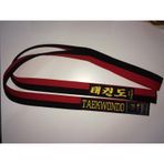 Haşado Taekwondo Nakışlı Pum Kırmızı Siyah Kuşak