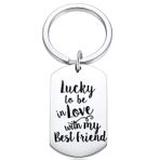 Hazado Lucky to Be in Love with My Best Friend Romantik Hediye Anahtarlık Erkek Arkadaş veya Kız Arkadaş için Sevgililer Günü Yıldönümü Doğum Günü Düğün, En İyi Arkadaşımla Şanslı Köpek Etiketi, En iyi