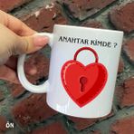 Hediyeci Abla Size Özel Anahtar Kimde Seramik Baskılı Beyaz Kupa Bardak