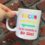 Hediyeci Abla Size Özel Tüm Renkli Duvar Yazısı Seramik Baskılı Beyaz Kupa Bardak