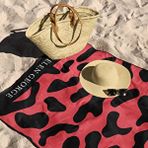 Helen George New Land Leopar Siyah Kırmızı Oversize Plaj Havlusu