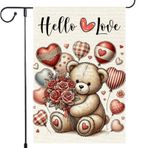 Hello Love Bear Doll Dekoratif Bahçe Bayrakları, Sevgililer Günü Kırmızı Kalp Balonlar Ekose Çizgili Gül Bahçesi Dış Dekorasyonlar, Yıldönümü Düğün Dış Mekan Ev Dekoru Küçük Çift Taraflı 30 x 45 cm