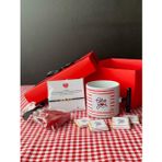 Hepsi Enteresan Kutuda "Love You" Kupası, Çikolatalar, Bileklik Ve Mum, Sevgiliye Hediye, Sevgililer Günü