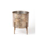 Herdekora Dalga Desenli Ayaklı Silindir Metal Çiçeklik Saksı Altın Eskitme 21x24,5 Cm.