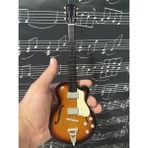 Herşey Nota Vintage Elektro Gitar El Yapımı Biblo Minyatür 25 cm 3D - Violin Sunburst