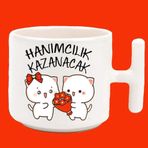 Hesaplısı Burada Hanımcılık Kazanacak Espirili T Kulplu Baskılı Kupa Bardak - Beyaz