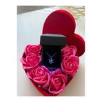 HKN AVM ACCESSORİES Işıklı Hediye Kutulu Gümüş Renk Lotus Çiçeği Gül Buketi Kalpli Kutuda Sevgiliye Anneler günü Hediye