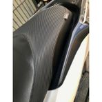 Honda Akdeniz Sele Kaplama Pcx 125 Delüx Carbon Desen Lastikli Sele Kılıfı - Mat Titanium
