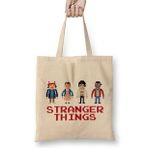 Humuts The Kids Of Stranger Things Pixellated Bez Uzun Saplı Açık Bej Rengi Çanta