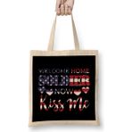 Humuts Welcome Home Soldier Now Kiss Me Usa Flag Patriotic Bez Uzun Saplı Açık Bej Rengi Çanta