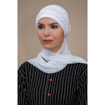 Hürrem Bone 1203A_42 Beyaz Sandy Kumaş Örgülü Güllü Şifon Atkılı Pratik Hazır Geçmeli Tesettür Bone