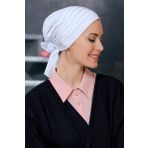 Hürrem Bone 1806_42 Beyaz Sandy Kumaş Pileli Nervürlü Güllü Pratik Hazır Geçmeli Tesettür Bone