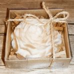 Huzur Soap Huzur Sabun, Kadife Çiçek Desenli Hediyelik ve Doğal El Yapımı Kokulu Sabun (Kahve ve Beyaz)
