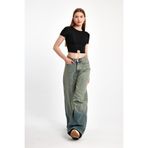 ihraç pazarı Ön Halkalı Crop Bluz – Esnek Fit, Metal Aksesuar Detaylı