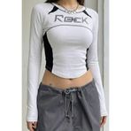 İlayda Toprak Dupes Rockmore Beyaz Uzun Kollu Biyeli Yazılı Basic Crop Bluz