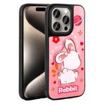 iPhone 15 Pro İle Uyumlu Kılıf Parlayan Kabartmalı İkonik Figürlü Amas Silikon Kapak 31186 Pembe