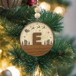 İskandinav Tarzı E Harfi Yılbaşı Ağaç Süsü, Kişiye Özel Minimalist Noel Baba Desenli Çam Ağacı Süsü Ceviz