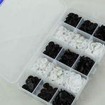 İSKUR 100 Set Plastik Siyah Beyaz Renk Çıt Çıt Düğmesi ve Şeffaf Saklama Kabı