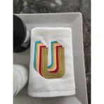 Isme Özel Harf Işlemeli Kadife El Havlusu – Modern Renkli Tasarım - 30 x 50 cm - Yeşil