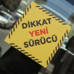 iThink Dikkat Yeni Sürücü Yazısı Oto Cam Aksesuarı Dörtgen - Sarı