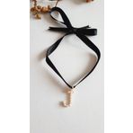 J HARF TARZ İNCİLİ KURDELA CHOKER KOLYE