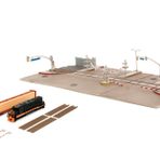 Jada Toys Hızlı ve Öfkeli Tren Sahnesi - Diorama 2 Nano Model Araba (Dodge Charger ve Toyota Supra), Tren ve Hızlı ve Öfkeli Filminin Final Yarış Sahnesi için Aksesuarlar Dahil, 8 Yaş ve Üzeri