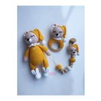 Jaju Baby Amigurumi Sarı Uykucu Ayıcık 22 cm Çıngırak ve Emzik Zinciri Üçlü Set