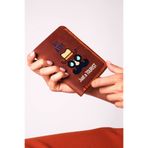 JUNIQ EDITION Hakiki Deri Kahverengi Pasaport Kılıfı – “Not A Spy Just A Tourist” Edition | El Yapımı Premium