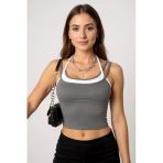 Kadın Antrasit Gri Beyaz Çift Renk Çapraz Askılı Crop Top Bluz – Şık, Rahat Ve Kolay Kombinlenebilir