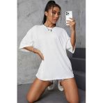 Kadın Beyaz Oversize Kesim Bisiklet Yaka Oversize Tişört