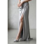 Kadın Stiletto Gümüş Saten Sivri Burun Orta Topuk Taşlı Fiyonklu Abiye F6181 Gümüş 36