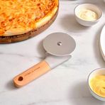 Karaca X Refika'dan Ahşap Saplı Pizza Dilimleyici