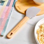 Karaca X Refika'dan Ahşap Saplı Silikon Spatula