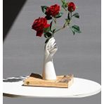 Karra Art Dekoratif El Şeklinde Beton Vazo – 16 Cm Yükseklik, 6 Cm Derinlik Beyaz