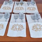 Kaşıklık Servis Sunum 6 Adet Lotus Çiçeği İşlemeli Tasarım Çatal Bıçak Kılıfı (Bej-Gold)