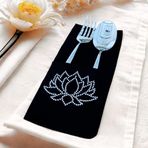Kaşıklık Servis Sunum 6 Adet Lotus Çiçeği İşlemeli Tasarım Çatal Bıçak Kılıfı (Siyah)