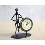 Katre46 Metal Saatli Saksafon Çalan Müzisyen