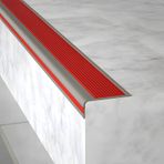Kaymaz Merdiven Burun Trim 2500 cm Kırmızı PVC Kauçuk Sırt Yapıştırıcı ve Kaymaz Kapalı/Dış Mekan Adımları için Dayanıklı Güvenlik Çözümü Merdivenler için
