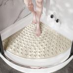 Kaymaz Üçgen Duş Paspası 65 x 65 cm, Yumuşak Dokunuşlu Kaymaz Banyo Paspası Küvet ve Duş için, Bej Köşe Banyo Halısı - Hızlı Kuruma, Dayanıklı ve Temizlemesi Kolay